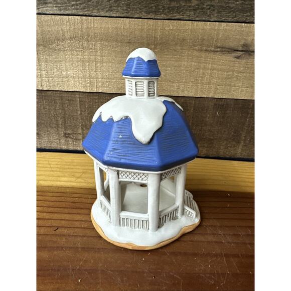 Lefton Colonial Village Blue Gazebo #00227 Christmas Holiday Vtg 1991 CHRISTMAS - Picture 2 of 5